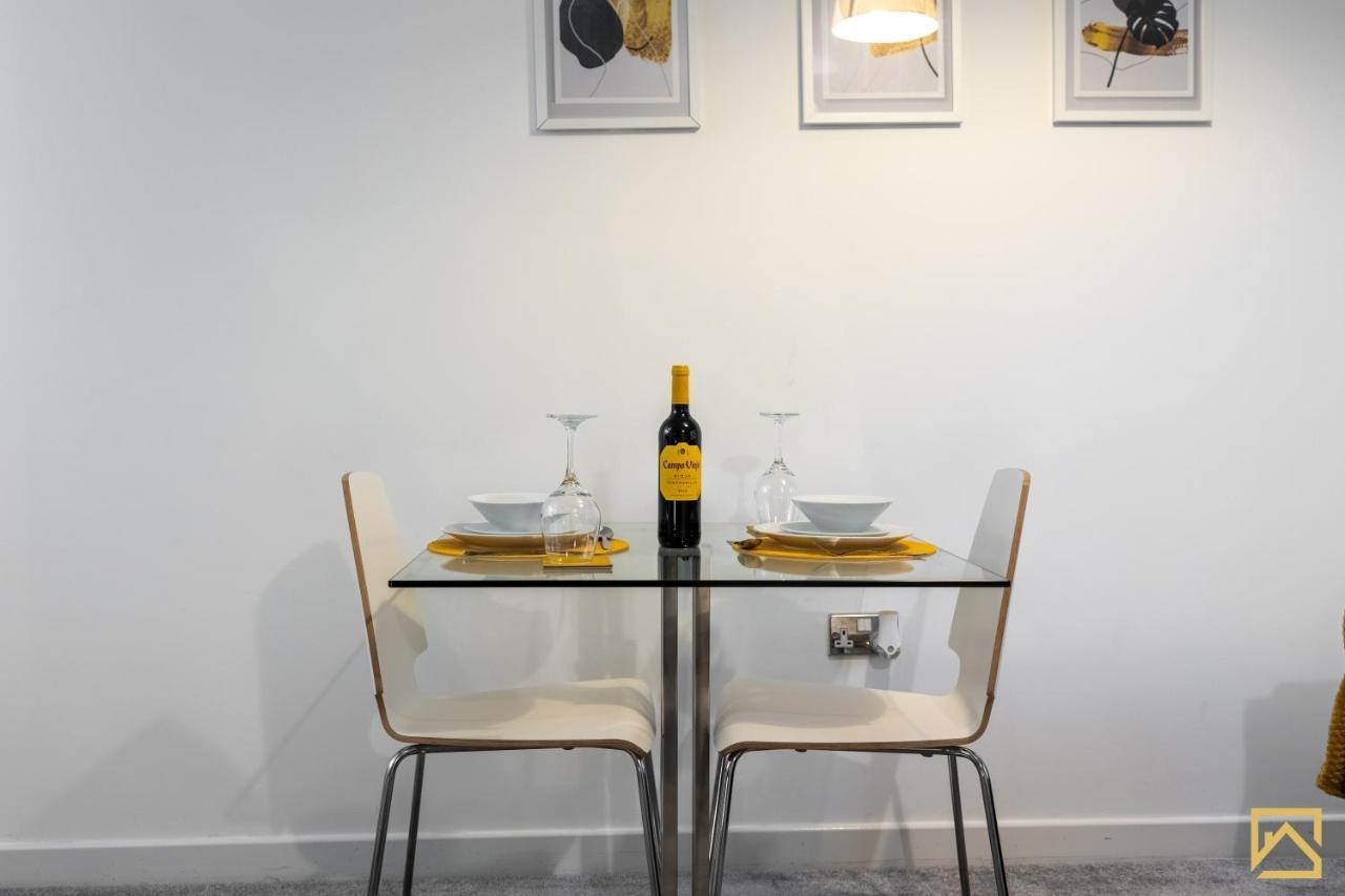 Modern 1 Bed In Central Mk, Free Parking, Smart Tv, Manhattan House By Valore Property Services Milton Keynes Dış mekan fotoğraf